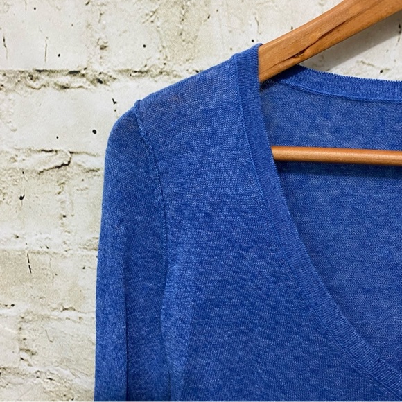 Gap Blue Linen Blend V Neck Long Sleeve Thin Knit Sweater - Picture 2 of 5
